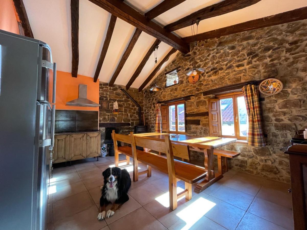 La Indefinida Villa Toranzo Luaran gambar