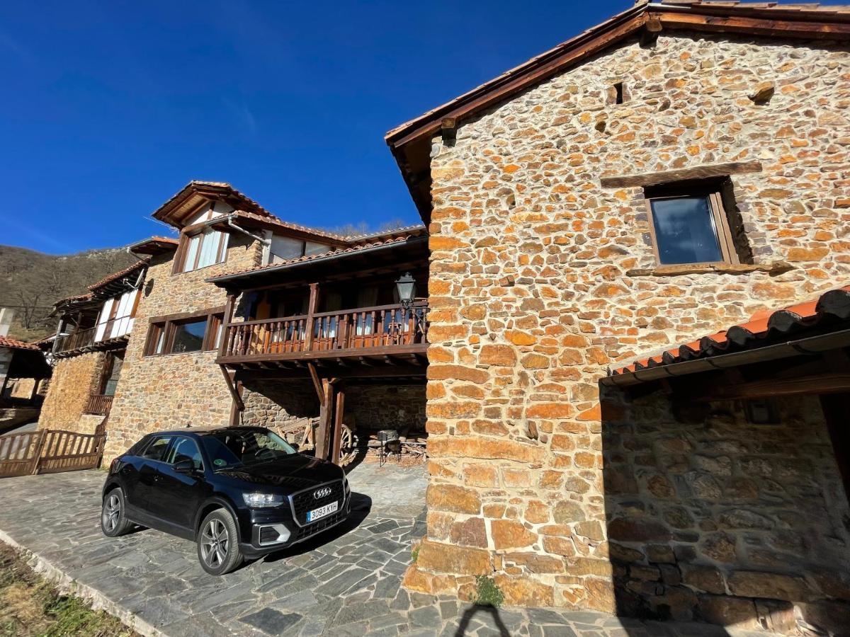 La Indefinida Villa Toranzo Luaran gambar